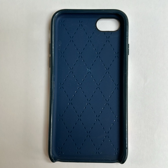 Vera Bradley Hybrid Case for iPhone 8 - in fun retired Cuban Stamps pattern! - Picture 5 of 5